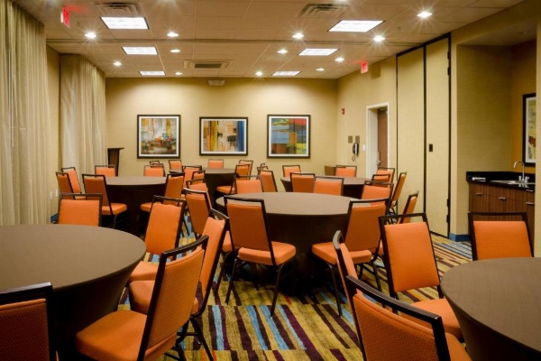 Fairfield Inn & Suites by Marriott Fayetteville North image 20