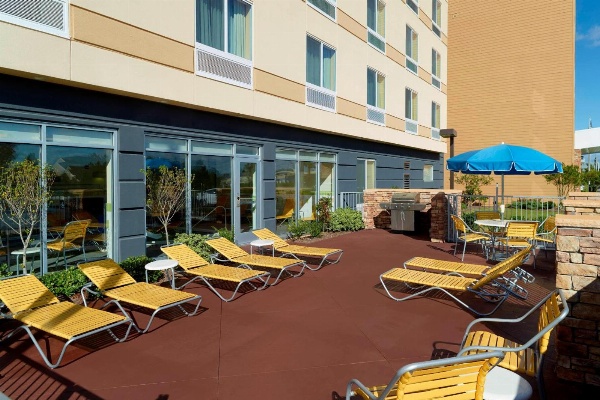 Fairfield Inn & Suites by Marriott Fayetteville North image 3